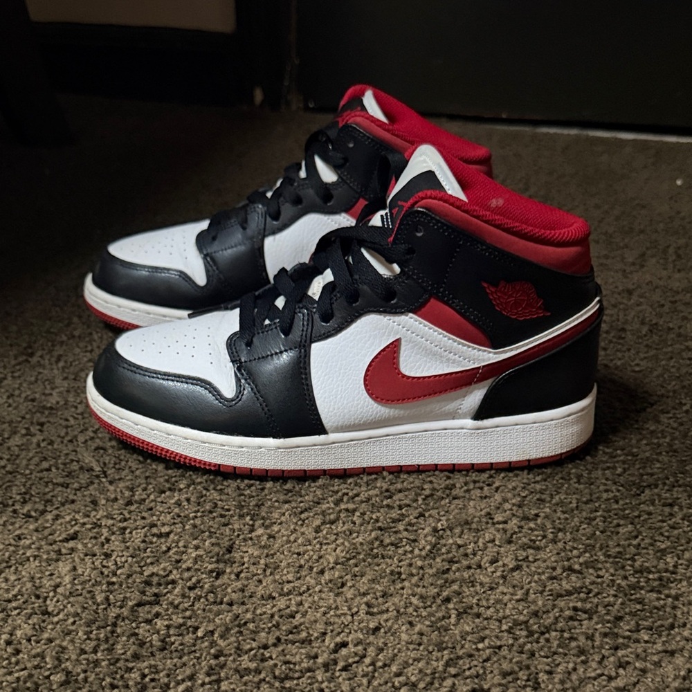 Air Jordan 1 Mid